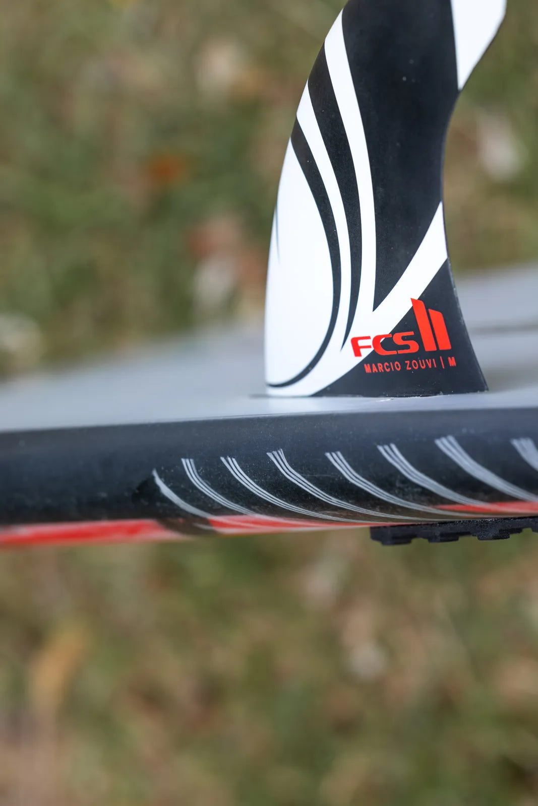 FCS 2 Sharpeye PC Thruster Fins -Black/White